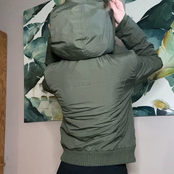 Hollister jacket - Picture 5 of 11